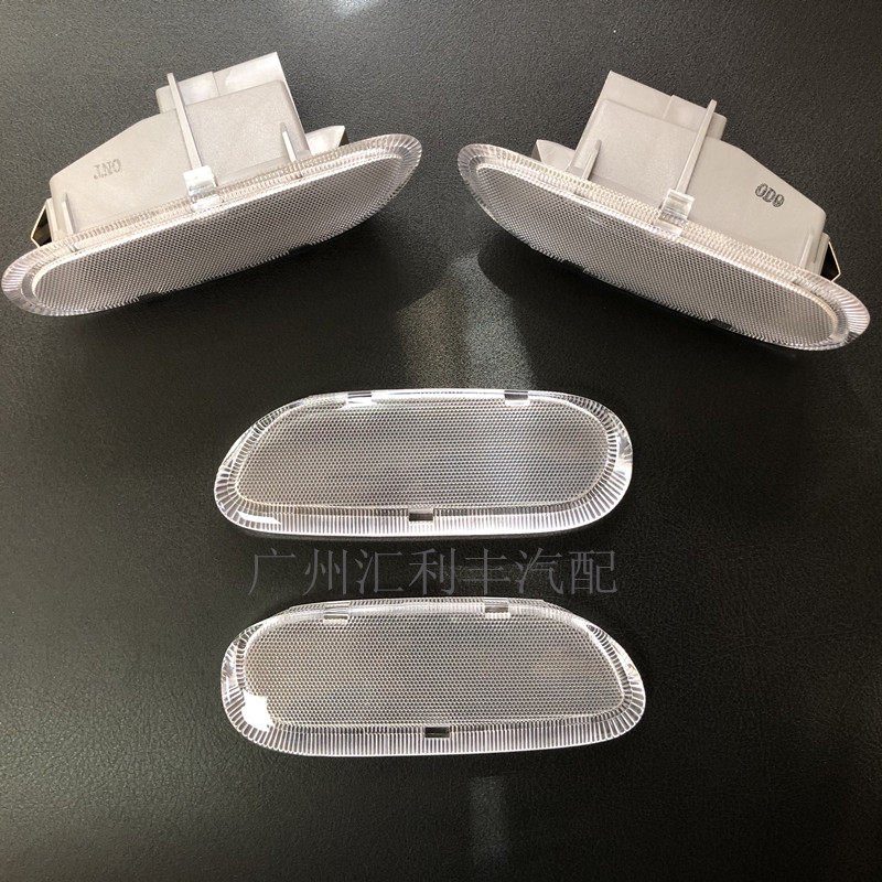 Applicable GX470LX470 overpass Prado Land Tour 454700 DOOR LIGHT SHEET LAMP SHEET LAMPSHADES DOOR PANEL LAMP ASSEMBLY