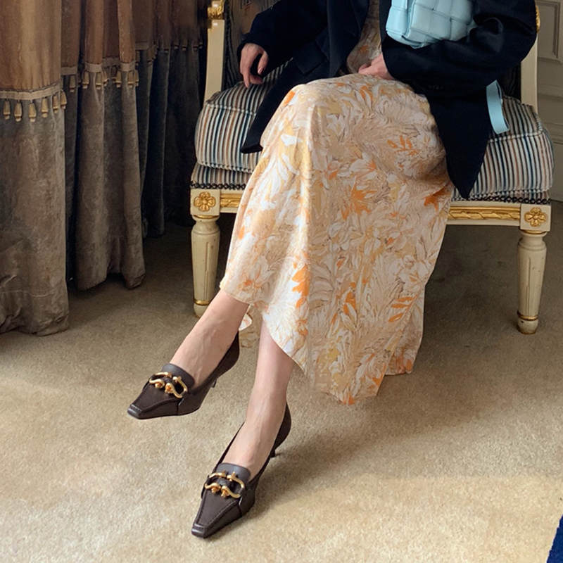 B black French high heels women's 2020 spring new square head thin heel metal buckle retro cat documentary shoes women's shoes v