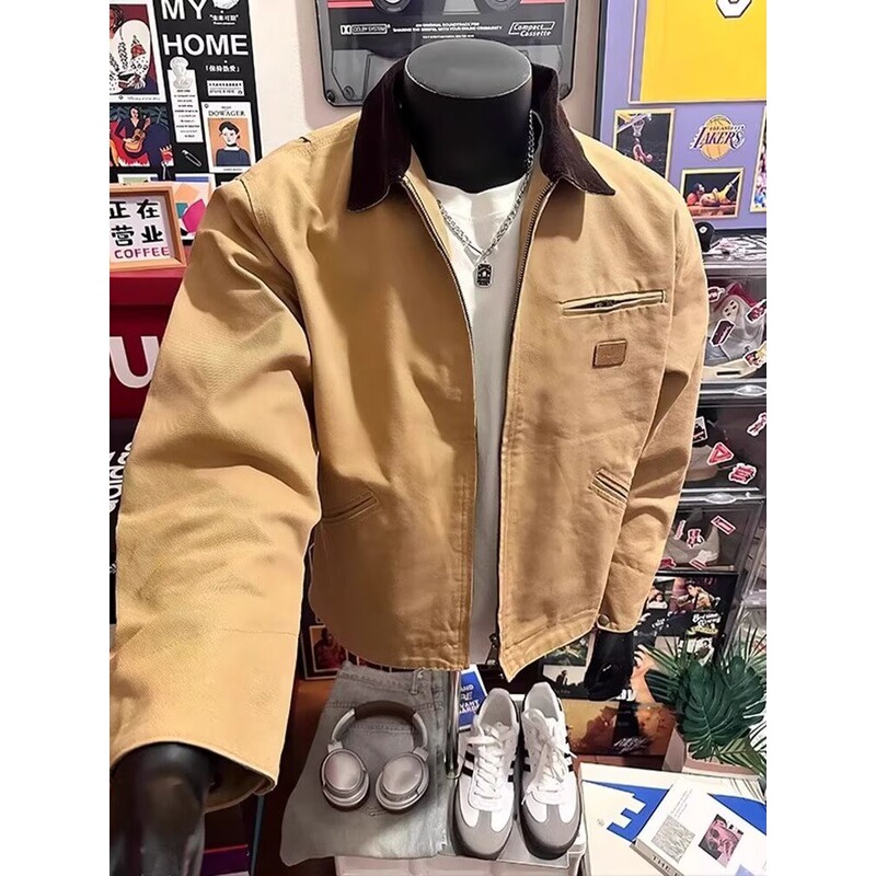 Khaki Detroit Workwear Jacket for Men and Women, New Spring and Autumn Design with Contrasting Color Lapels, Short Barn-Style Coat Khaki Detroit Workwear Jacket for Men and Women, New Spring and Autumn Design with Contrasting Color Lapels, Short Barn-Style Coat