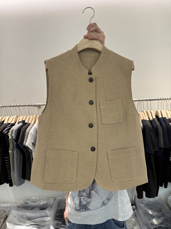 European Style 1323 Elegant Old Money Style Stand Collar Single-Breasted Vest for Women Versatile Slimming Sleeveless Multi-Pocket Linen Jacket European Style 1323 Elegant Old Money Style Stand Collar Single-Breasted Vest for Women Versatile Slimming Sleeveless Multi-Pocket Linen Jacket