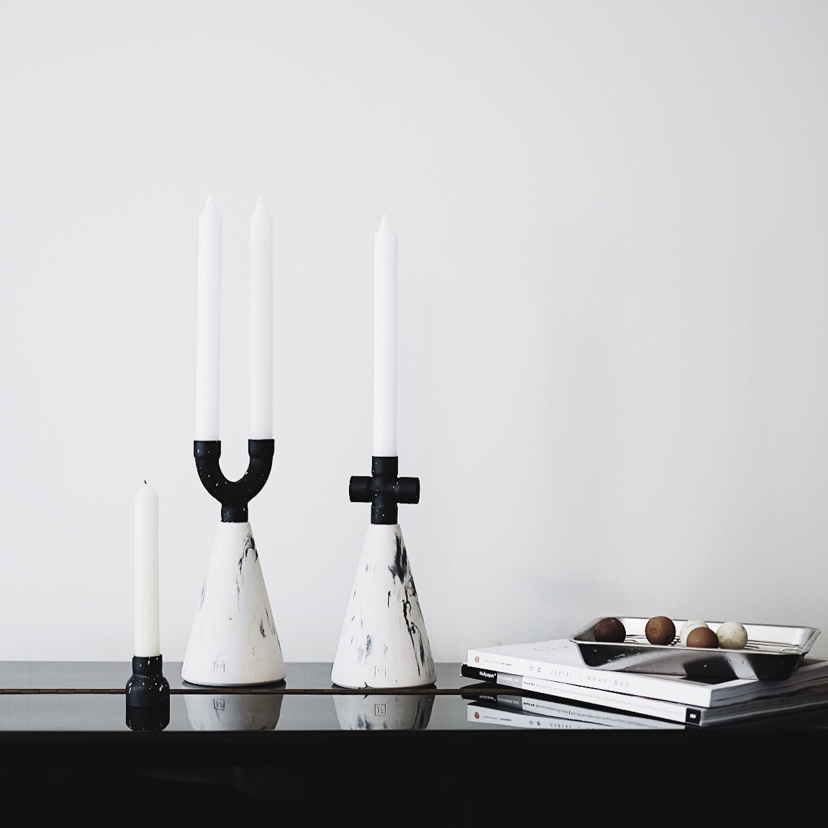 Currently sold out JFdesign MOIRE original extremely minimalist candle stands for Nordic-like inter-board cement home swing decoration