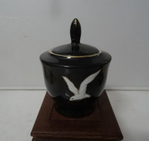 Old tea jar Boshan hand-painted black glazed ceramic jar sugar jar lid with residual special price processing film and television props ornaments