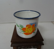 Old enamel jar small tea cup Cup cup water Cup folk custom old home nostalgic collection film and television props ornaments physical photo