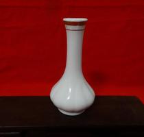 Old vase plugged in 1980s white porcelain gold vase pure bottle nostalgia collection props decorated all physical photos