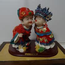 Bride and groom resin ornaments wedding gifts festive figures second-hand wear and tear physical photos