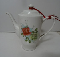 Old teapot white porcelain printing pot Cultural Revolution 70 s folk custom old home nostalgic collection of film and television props physical photos