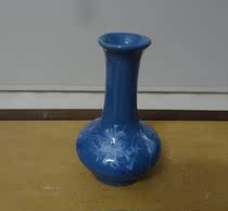 Presbyopia bottle flower inserted in the last century blue glaze ice porcelain vial nostalgic collection film and television props antique ornaments physical photos