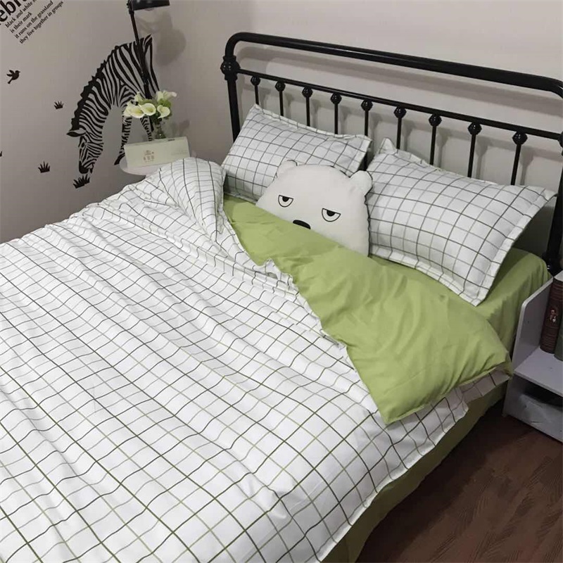 Bộ đồ sọc kẻ sọc tối giản Bắc Âu Bộ đồ bốn mảnh 1,5 / 1,8m chăn ga cao cấp