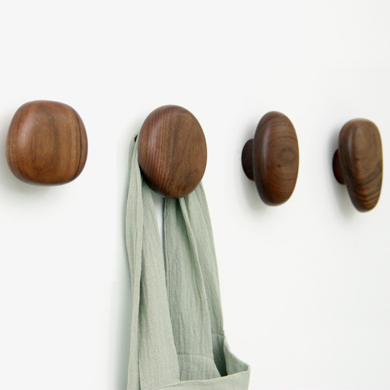 Japan-style Fields Garden Creative Goose Pebble Solid Wood Hook Hanging Clothes Hook Wall Decoration Wall-mounted Xuanguan Bedroom With Nail-Free Original Punching