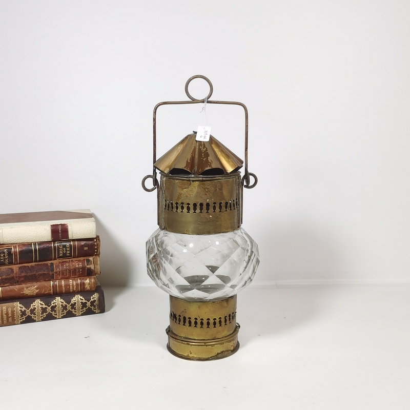 European Antique Nautical Lighting Brass Kerosene Lamp Ship Lamp Navigation Lamp Collectible Vintage Decorative Lighting Fixture Ornament European Antique Nautical Lighting Brass Kerosene Lamp Ship Lamp Navigation Lamp Collectible Vintage Decorative Lighting Fixture Ornament