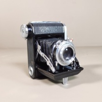 Nostalgic antique old Konica Konishi Six Pearl II leather cavity folding mechanical film camera collection photography ornaments