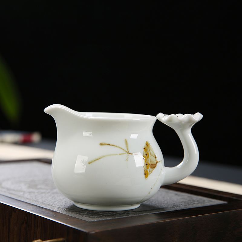 Ivory white hand - drawn fair cup ceramic household tea set accessories Lotus white porcelain cup division tea - sea