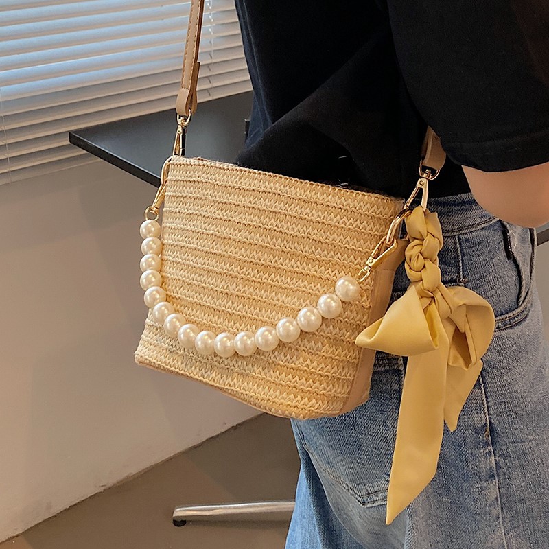 Japan GP Pearl Bag Bag 2021 New Chains Fashion Handwoven Women's Bags Skewed Satchel Woven Bucket Bag