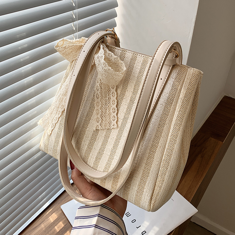 Japan GP Packs Superior Large Capacity Lace Single Shoulder Bag Woman New Summer Grass Chicot Net Red Care