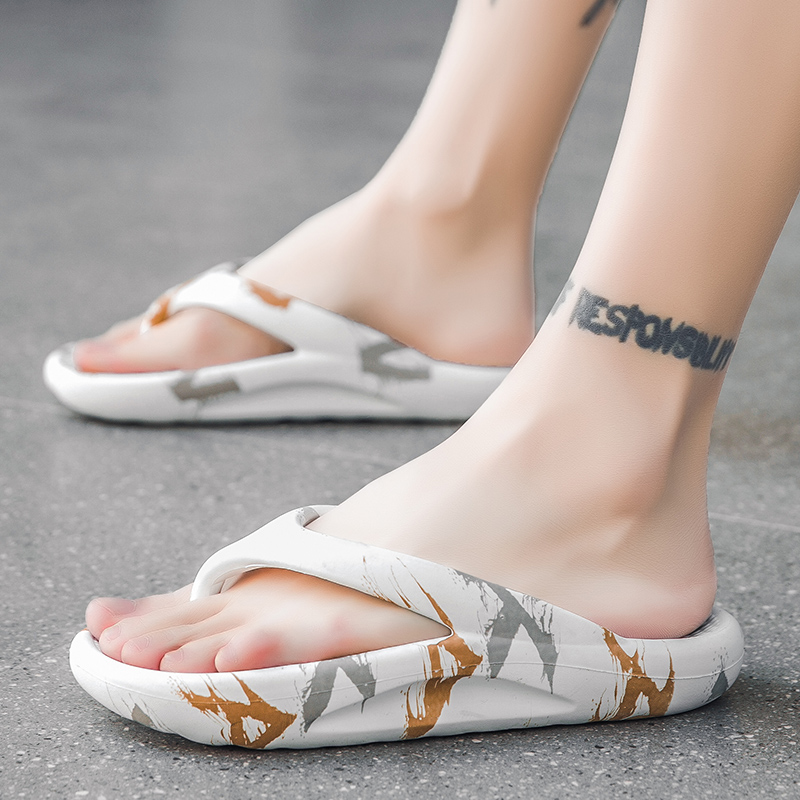 Japanese summer EVA flip flops men's sports and leisure outerwear beach thick bottom stepping on shit tide women's sandals and slippers