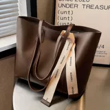 Вместительная и большая сумка на одно плечо для отдыха, коллекция 2023