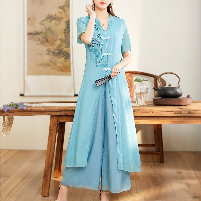 Improved Tang suit mother style spring and summer retro Republic of China suit embroidery ethnic style women's disc buckle tea suit women's two-piece set