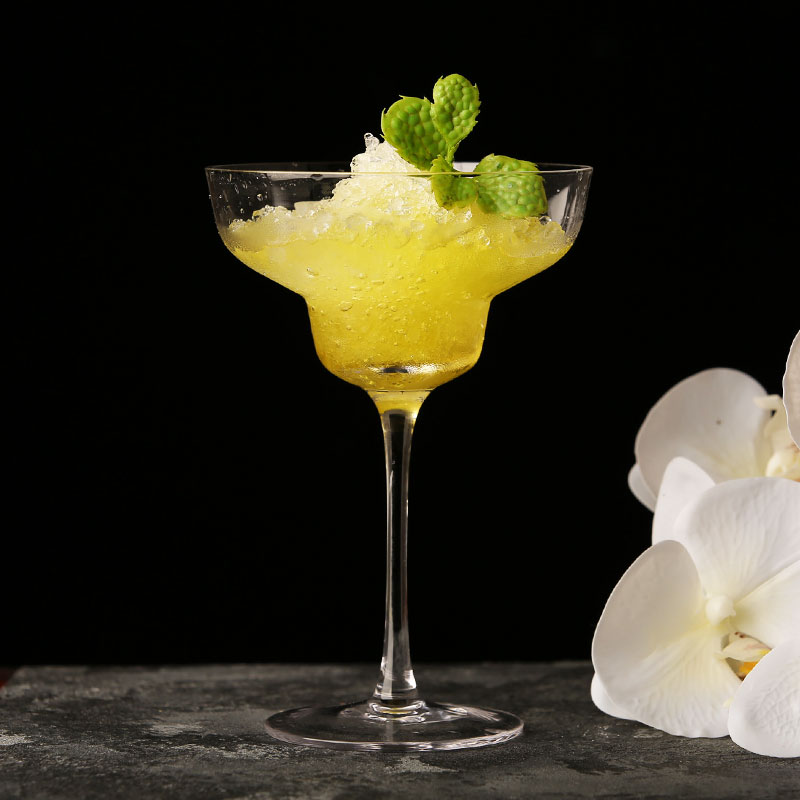 Pure hand-made Margaret glass bar crystal glass transparent cocktail glass flying saucer cup tall cup