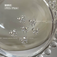 С бантиком, с цирконом, серебряный