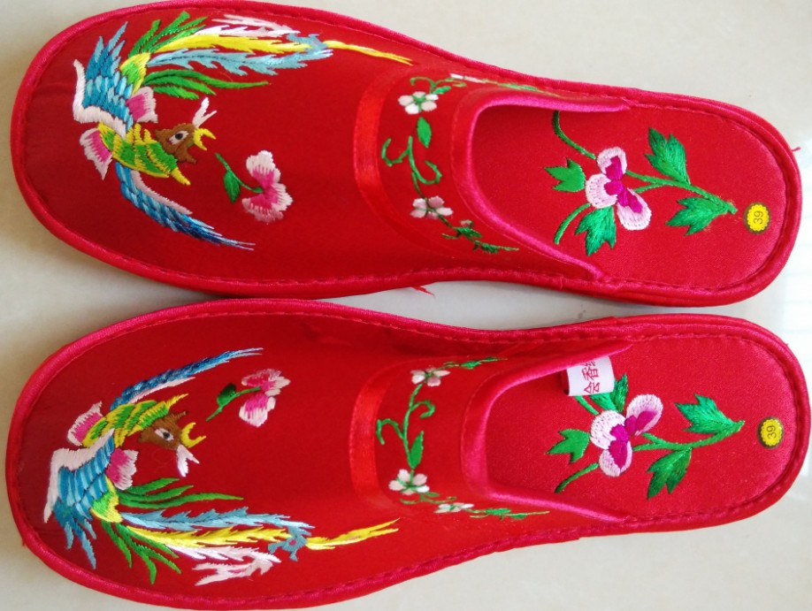 Qingyang tinh khiết thêu tay nhiều lớp satin satin và phượng thêu dép cưới quà tặng giày những người yêu thích giày vành đai hộp - Dép dép nữ gucci