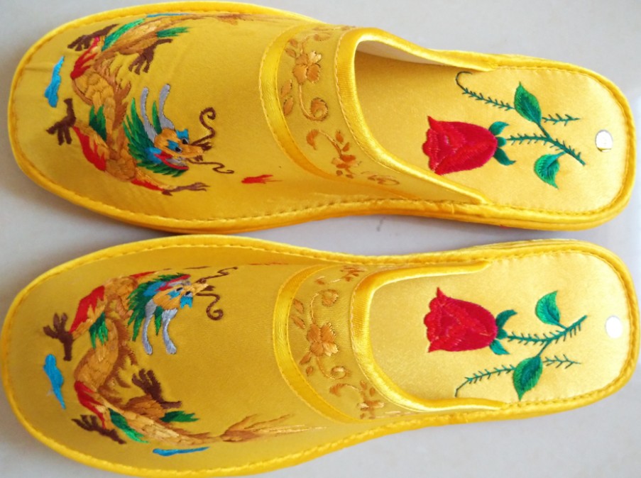 Qingyang tinh khiết thêu tay nhiều lớp satin satin và phượng thêu dép cưới quà tặng giày những người yêu thích giày vành đai hộp - Dép dép nữ gucci