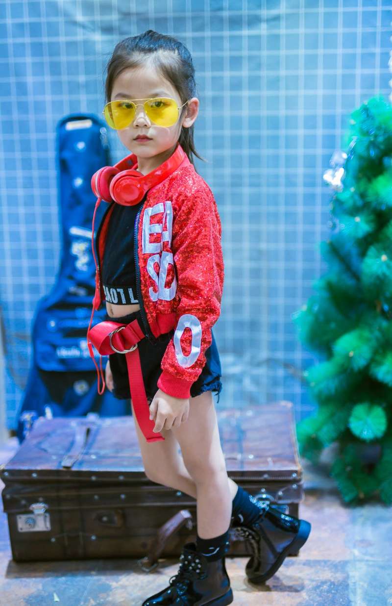 Cô gái đầu máy catwalk catwalk trang phục catwalk mô hình trẻ em catwalk trình diễn trang phục thủy triều cá tính trang phục thời trang - Trang phục đồ thể thao trẻ em