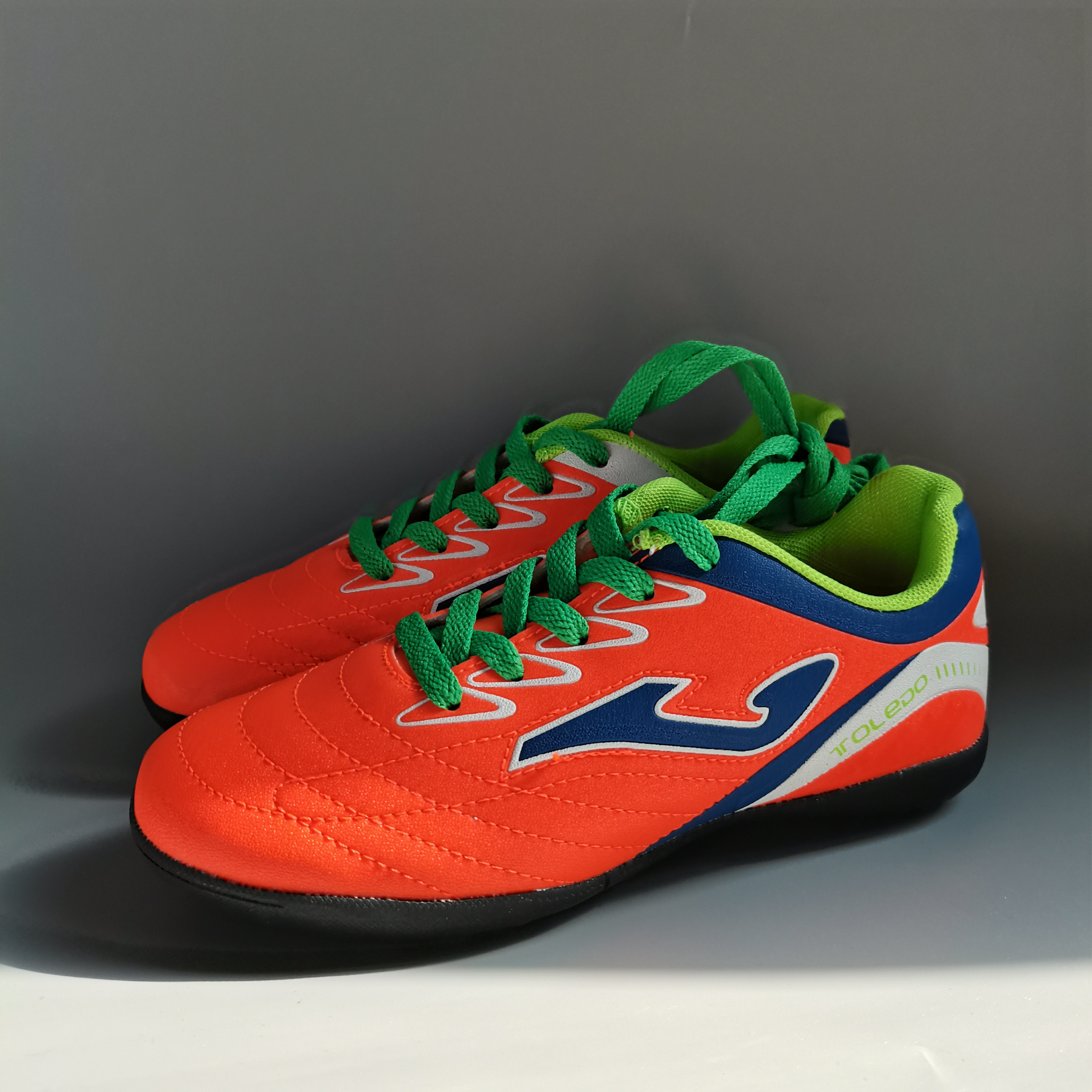 Foreign Trade Original Single CUHK Children Professional Indoor Training Shoes Outdoor Broken Nails Juvenile Football Shoes Students Sneakers Special Price