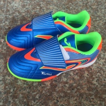 Foreign trade original single middle child professional indoor training shoes outdoor broken nails junior football shoes student sports shoes Special