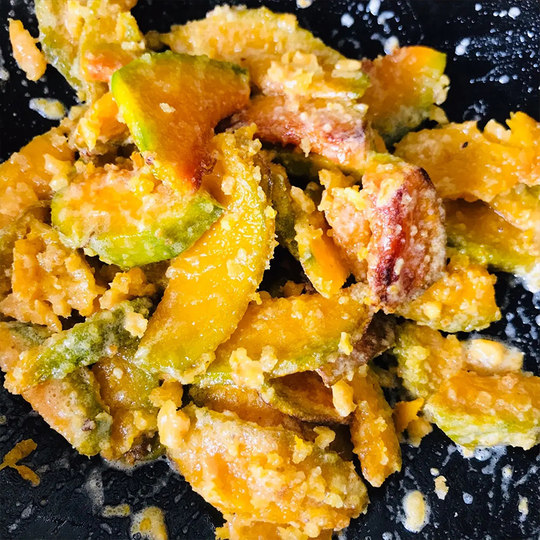 Tempura Pumpkin Egg Yolk Fried Commercial Product Coated in Flour Pumpkin Slices Fried Pumpkin Crispy Pumpkin Cake Hotel Pumpkin Crisp