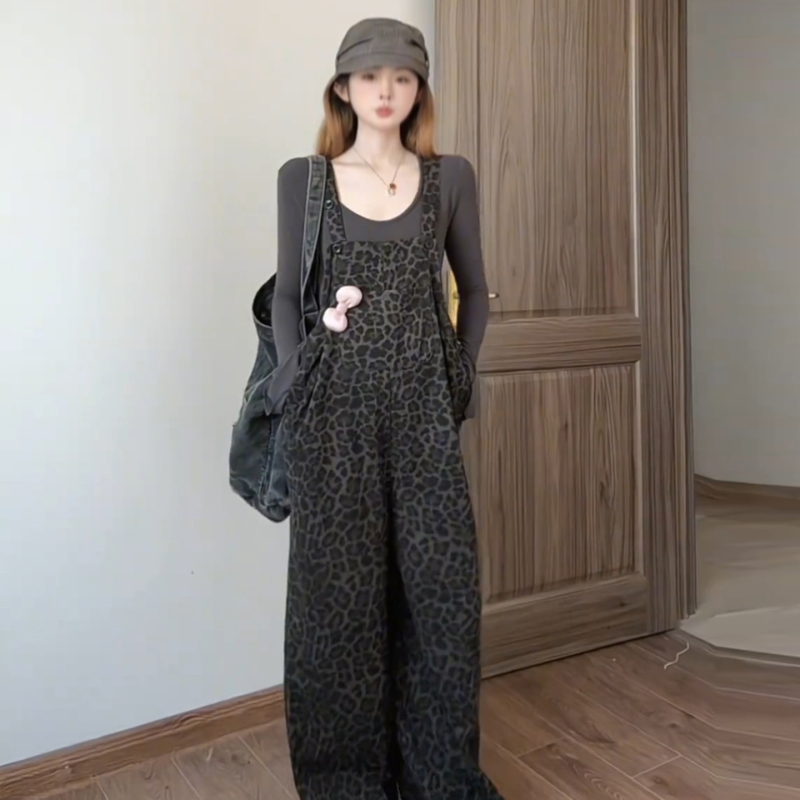 Maternity Wear Autumn and Winter Stylish Set, Trendy Retro Leopard Print Korean-Style Overalls and Slim-Fit Base Shirt Two-Piece Set Maternity Wear Autumn and Winter Stylish Set, Trendy Retro Leopard Print Korean-Style Overalls and Slim-Fit Base Shirt Two-Piece Set