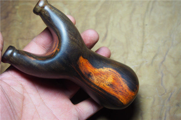 Hand slingshot with big red acid branches of red wood and red wood, nanfei glass (one thing one shot)