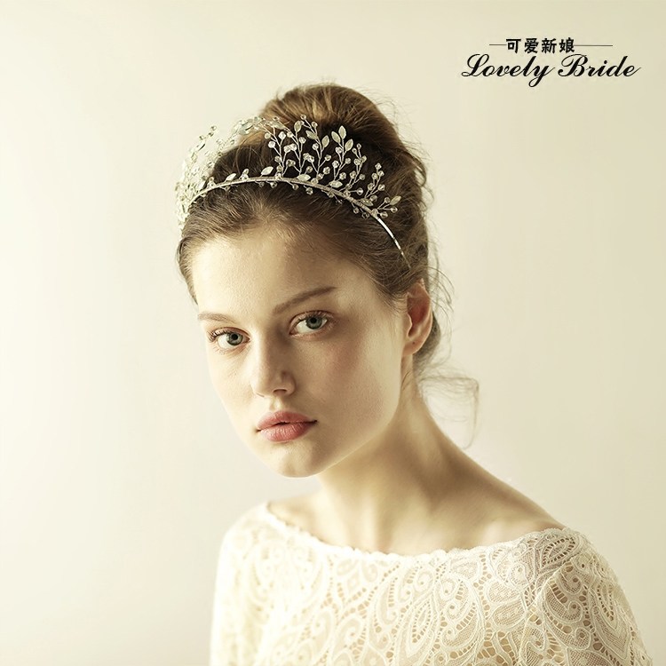 New Hand Woven Protein Drill Hair Stirrup Bridal Comb Crystal Hair Accessories Wedding Dresses Crown Styling Head Accessories