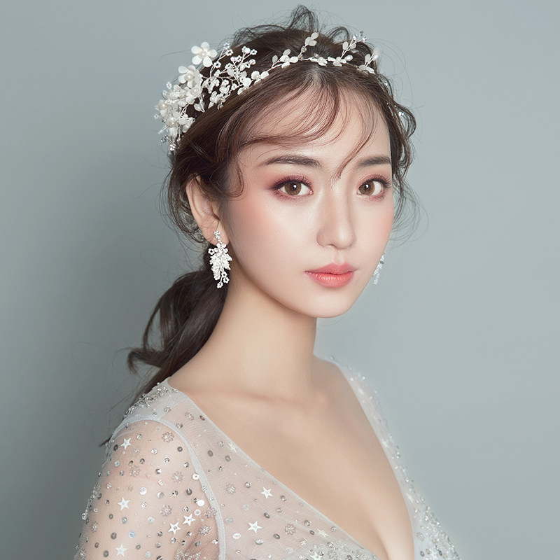 Korean-style little freshman girl sweet bride wedding dress white flowers painted hair with new accessories