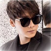 Sunglasses mens tide Net Red Music Festival sunglasses star the same glasses men and women couples Net red same tremble polarization
