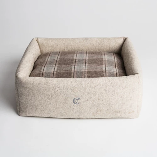 Чистая шерстяная национальная собака, кошачьи и собачьи гнезда