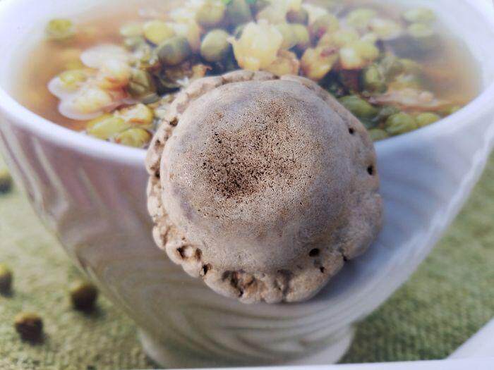 The powder weighs 450 g