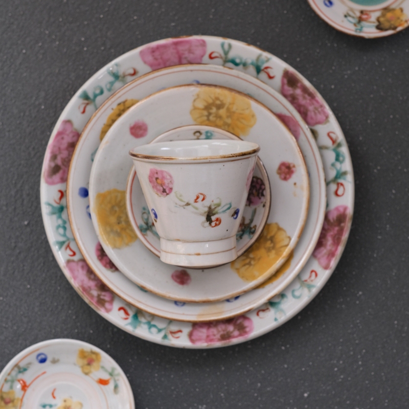 In-Stock in Japan: Ito Seishin's Colored Illustrations - Blue and White Bowl, Yellow Clay Bowl, Hand-Held Cup, Chopstick Rest In-Stock in Japan: Ito Seishin's Colored Illustrations - Blue and White Bowl, Yellow Clay Bowl, Hand-Held Cup, Chopstick Rest