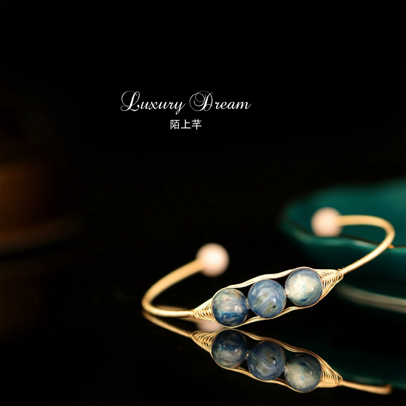 Momo Qian feedback design green bean peace bean bracelet female hand decoration net red personality blue crystal stone wrist decoration