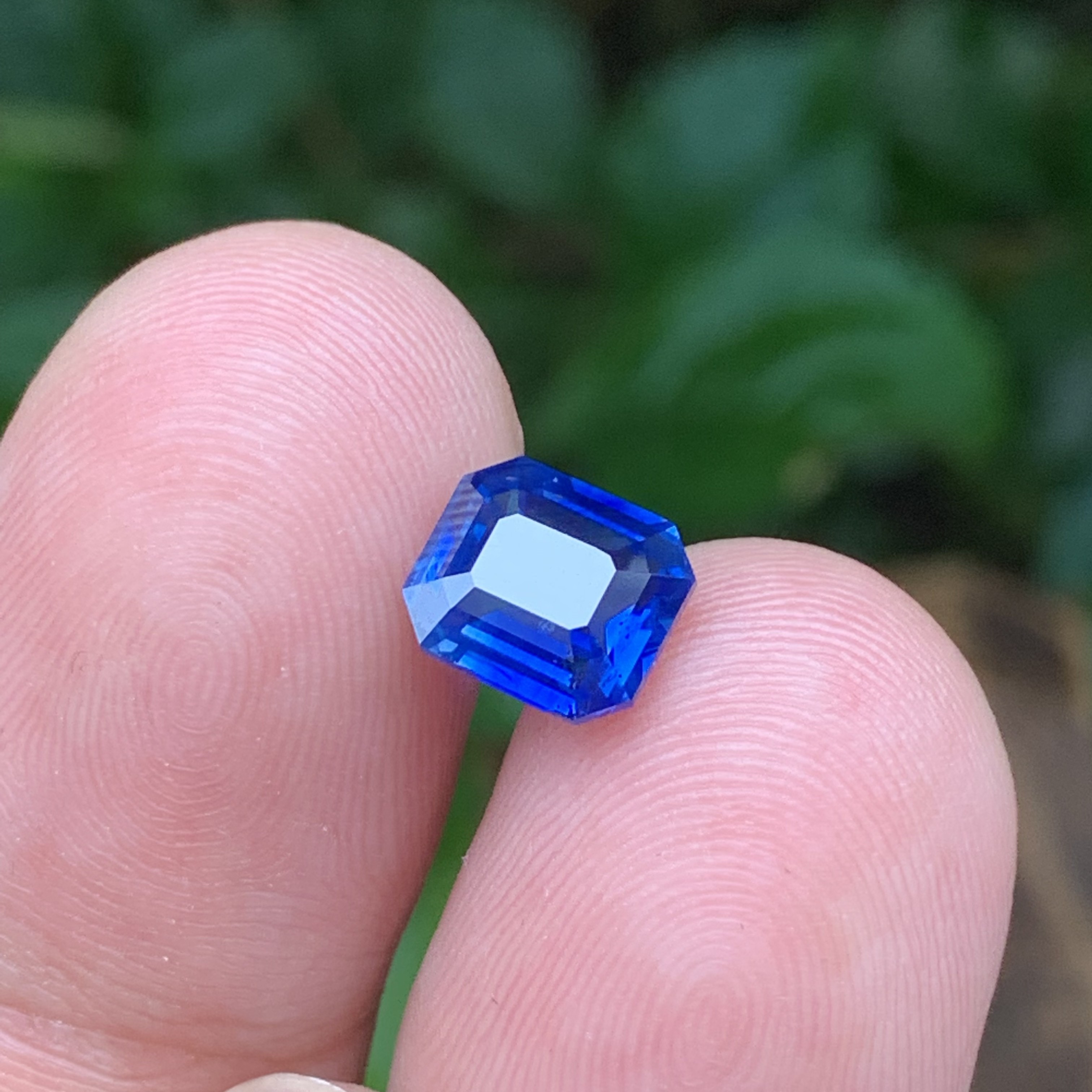 Caiyi jewelry 2 46ct Sri Lankan natural unfired royal blue sapphire bare stone high-end color treasure customization