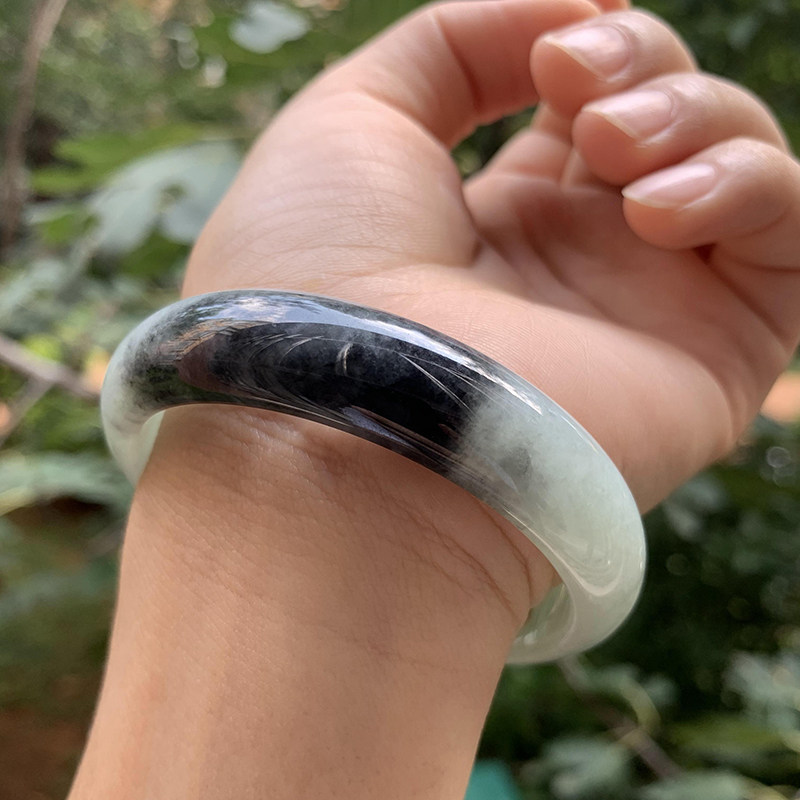 Universal Emerald Live Myanmar Natural Ice Glutinous Breed With Urbone Chicken Emerald Bracelet Large Circle Woman's Mother Bracelet A stock