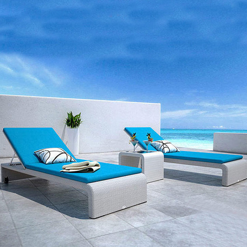 什么样的户外藤躺椅最适合庭院游泳池边使用？聊聊2026潮流新品