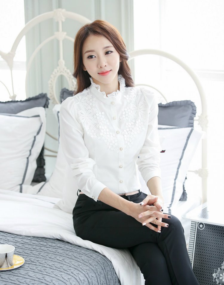 Đặc biệt hàng ngày mùa thu đông của phụ nữ cộng với áo voan nhung dày cổ cao áo sơ mi dài tay siêu cổ tích rỗng đáy ren sơ mi voan mỏng