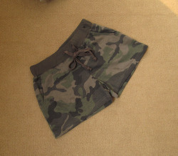 Good foreign trade goods! Pure cotton terry shorts 3-point pants camouflage pants hot pants casual shorts for women