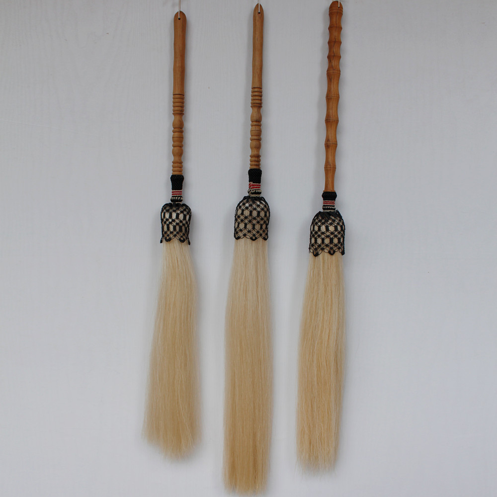 True horsetail whisk Buddha dust fly fling Tai Chi whisk dust dust whisk Locust wood beech wood Pure white horsetail