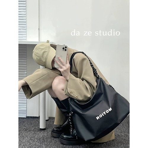 Сумка через плечо, демисезонная вместительная и большая сумка на одно плечо, универсальный черный шоппер для отдыха