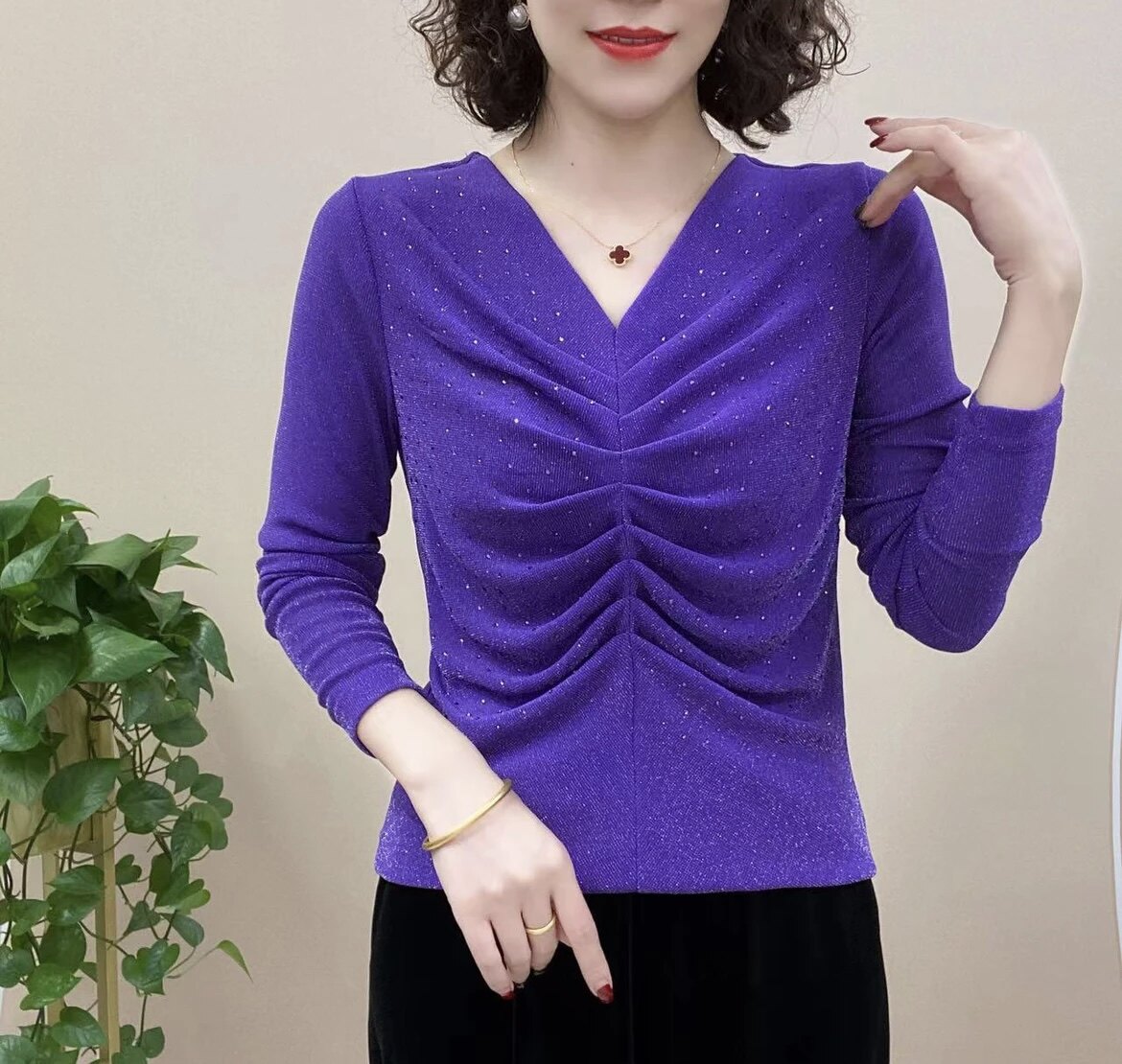 2026春秋新款时尚V领长袖上衣女中年妈妈洋气宽松遮肚弹力打底衫