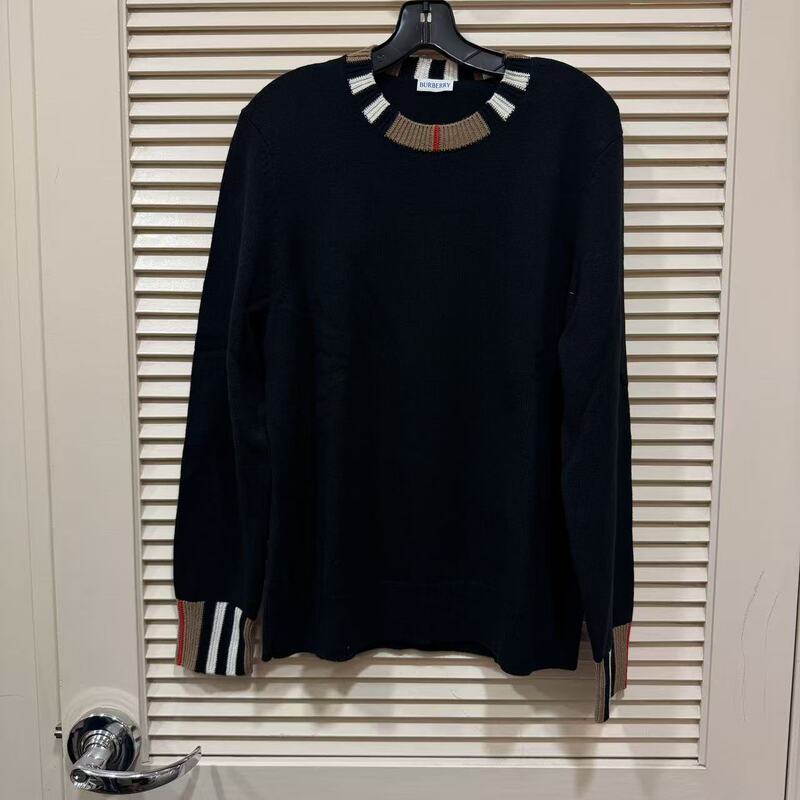 Burberry Women's Black Wool + Cashmere Sweater 81054991 Little Kingdom 9.19 Mc Burberry Women's Black Wool + Cashmere Sweater 81054991 Little Kingdom 9.19 Mc