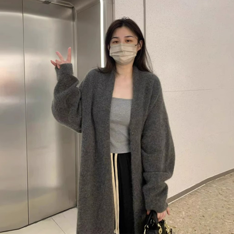 Gray High-End Korean-Style Mid-Length Sweater Cardigan for Women, Knitted Coat for Autumn and Winter, Old Money Style, Lazy and Thickened Outerwear