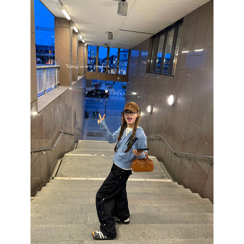 Coriander No Spicy Flavor Xiangcai Black Studded Casual Long Pants Women's Autumn and Winter High Waist Slimming Straight Pants Coriander No Spicy Flavor Xiangcai Black Studded Casual Long Pants Women's Autumn and Winter High Waist Slimming Straight Pants