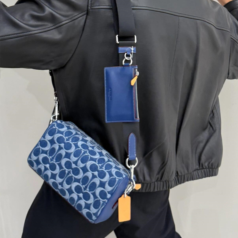 Yanyan Guoxian Coach Axel Men's Fashionable Casual Two-In-One Shoulder Crossbody Camera Bag Pillow Bag